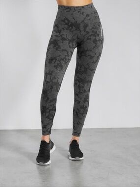 Gymshark Women’s Adapt Camo Seamless Charcoal Leggings In Size Medium